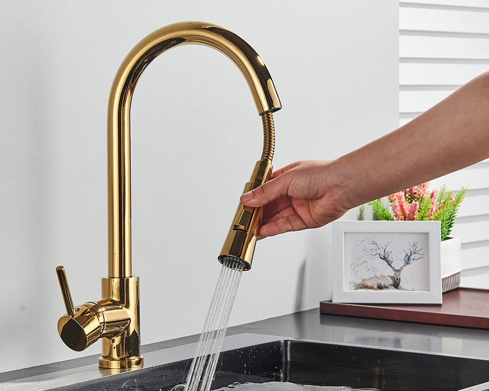 Quyanre Brushed Gold Kitchen Faucet Pull Out Kitchen Sink Water Tap Single Handle Mixer Tap 360 Rotation Kitchen Shower Faucet