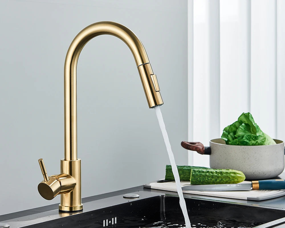 Quyanre Brushed Gold Kitchen Faucet Pull Out Kitchen Sink Water Tap Single Handle Mixer Tap 360 Rotation Kitchen Shower Faucet