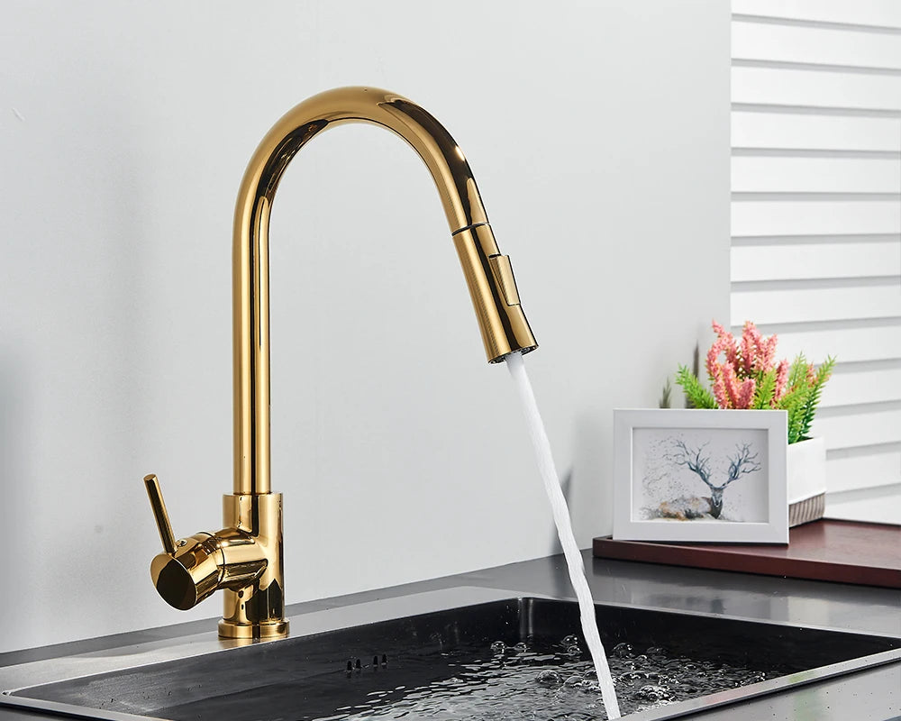 Quyanre Brushed Gold Kitchen Faucet Pull Out Kitchen Sink Water Tap Single Handle Mixer Tap 360 Rotation Kitchen Shower Faucet