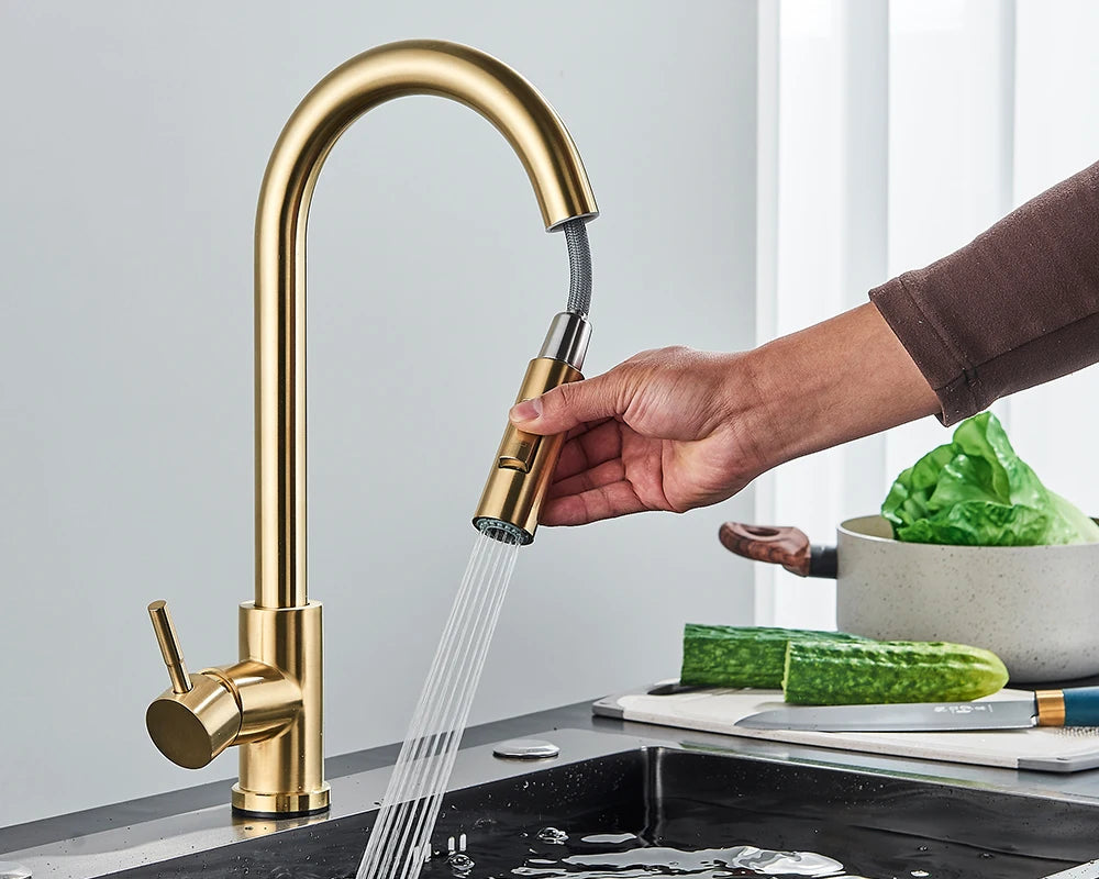 Quyanre Brushed Gold Kitchen Faucet Pull Out Kitchen Sink Water Tap Single Handle Mixer Tap 360 Rotation Kitchen Shower Faucet